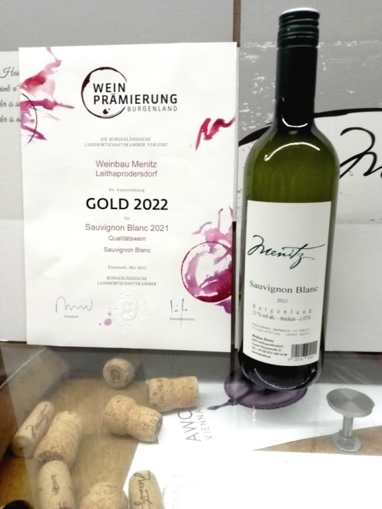 Souvignon Blanc-Gold 2022_Weinbau Menitz_(c) Weingenuss Burgenland